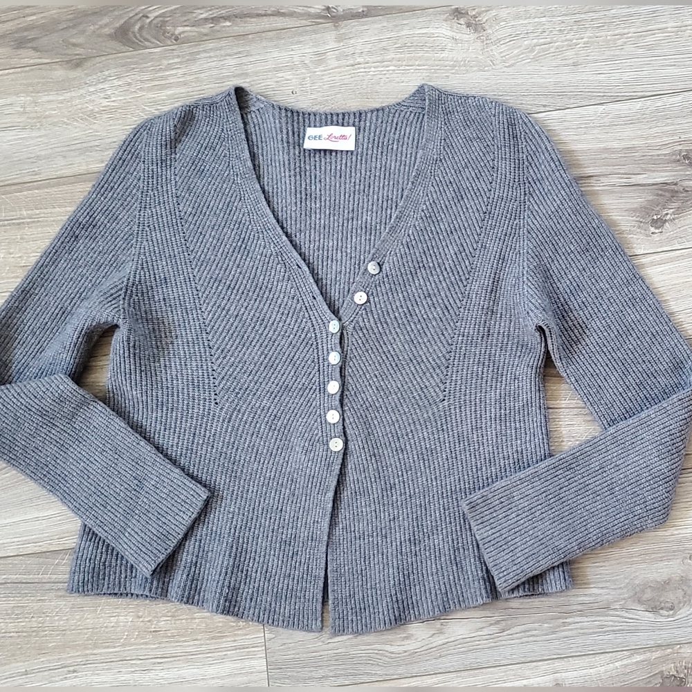 Gee Loretta ITALY Ribbed V-Neck Button Front Cardigan Sweater, S/M, New